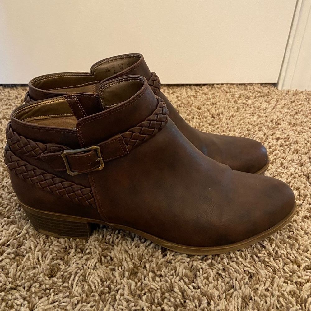 Lifestride Women’s Booties size 10 - Brown